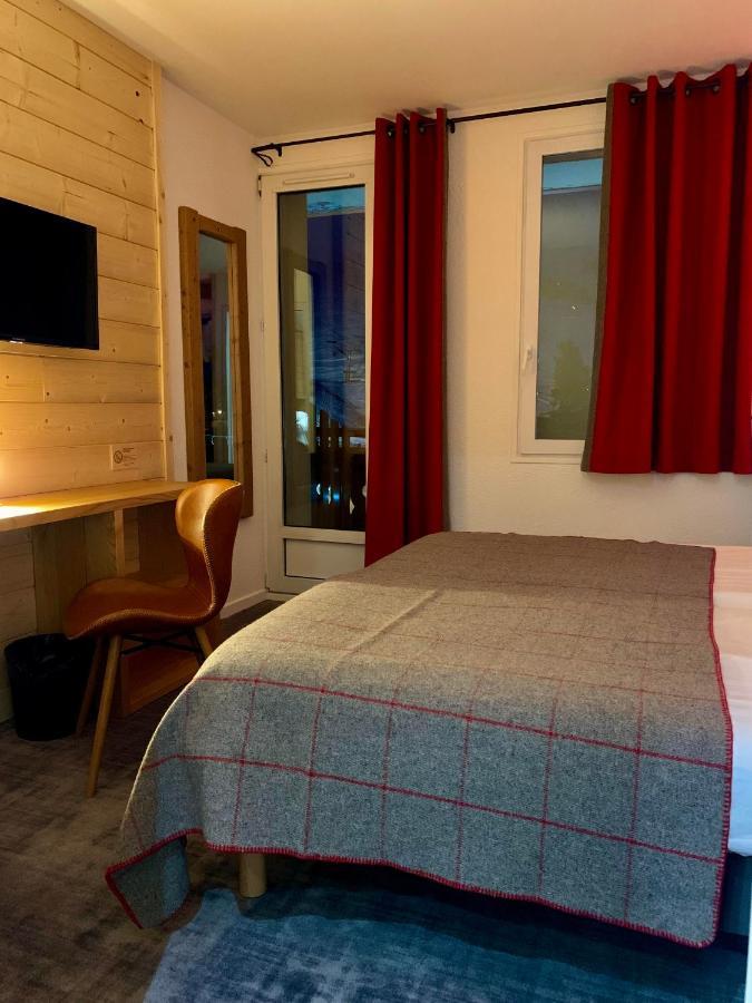 Hotel Lac Bleu 1650 Saint-François-Longchamp Extérieur photo